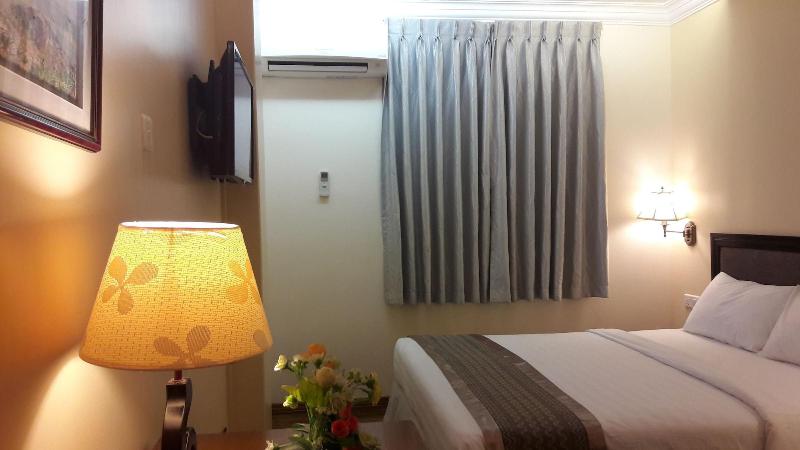 Grand Laurel Hotel image