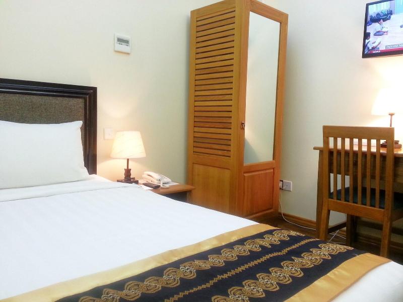 Grand Laurel Hotel image