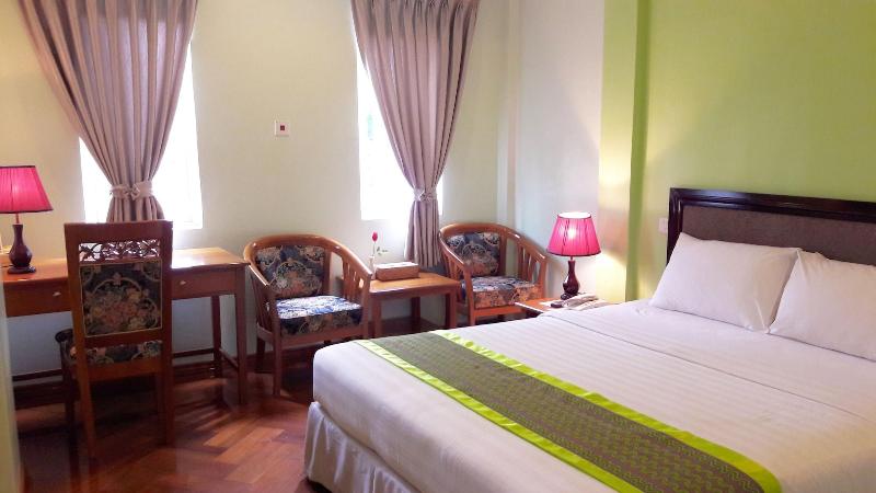 Grand Laurel Hotel image