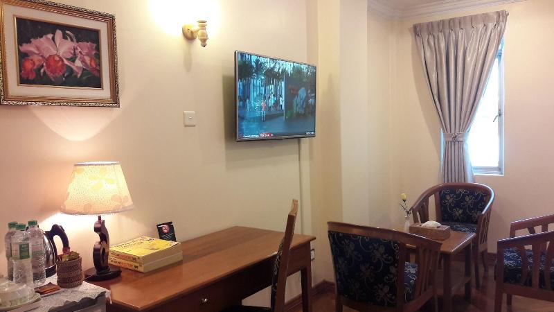 Grand Laurel Hotel image
