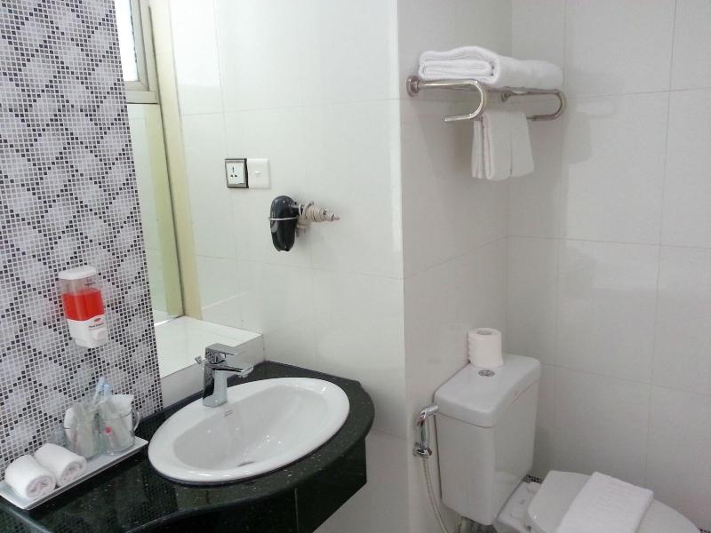 Grand Laurel Hotel image