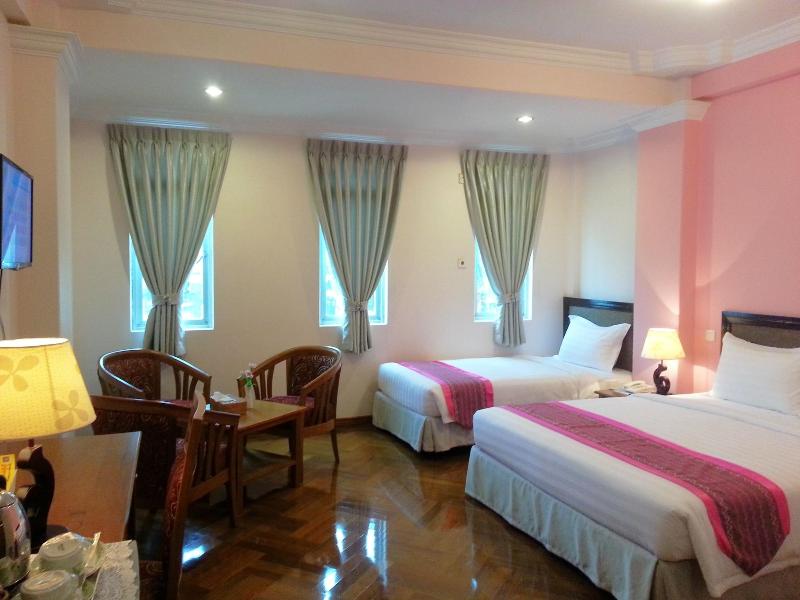 Grand Laurel Hotel image
