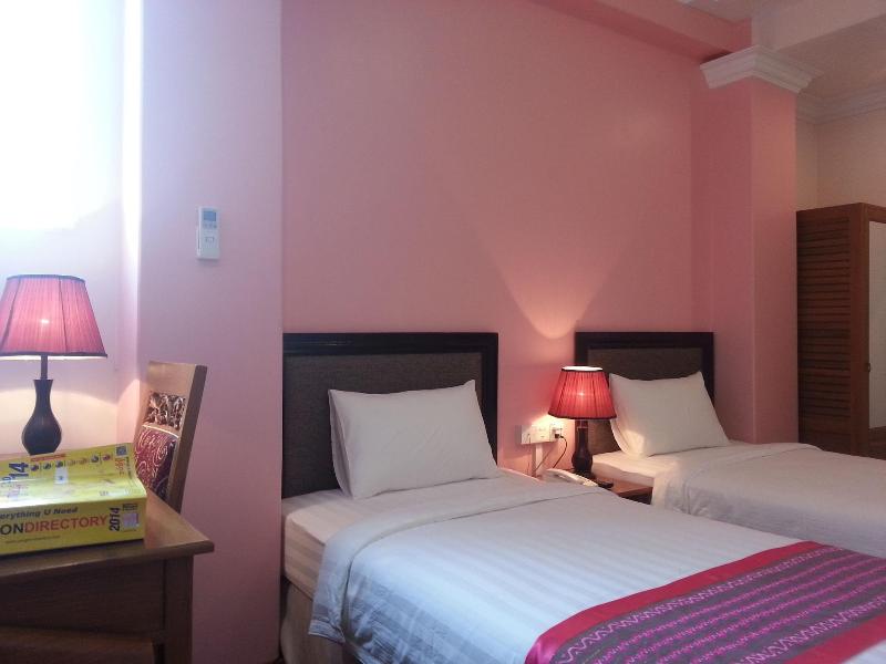 Grand Laurel Hotel image