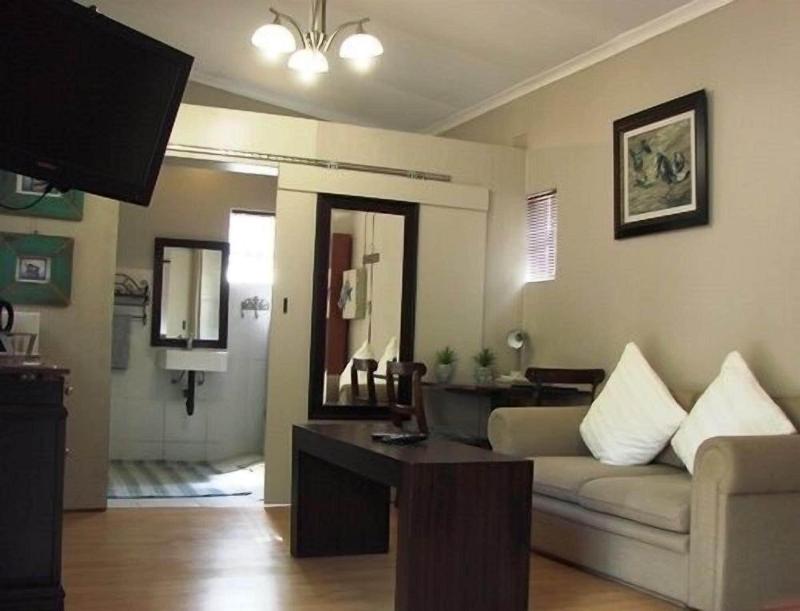 Cottonwood Guesthouse image