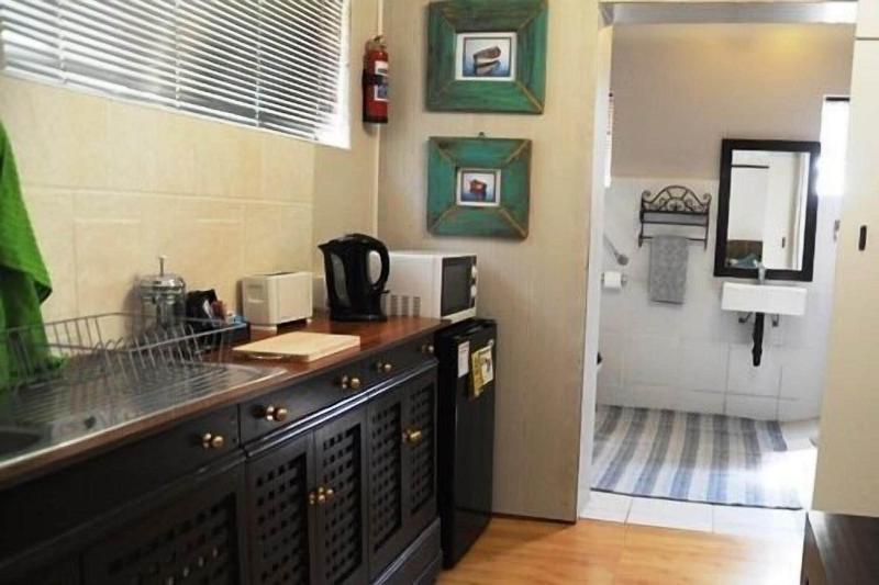 Cottonwood Guesthouse image