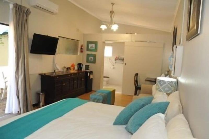 Cottonwood Guesthouse image