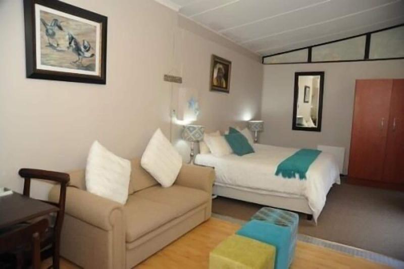 Cottonwood Guesthouse image