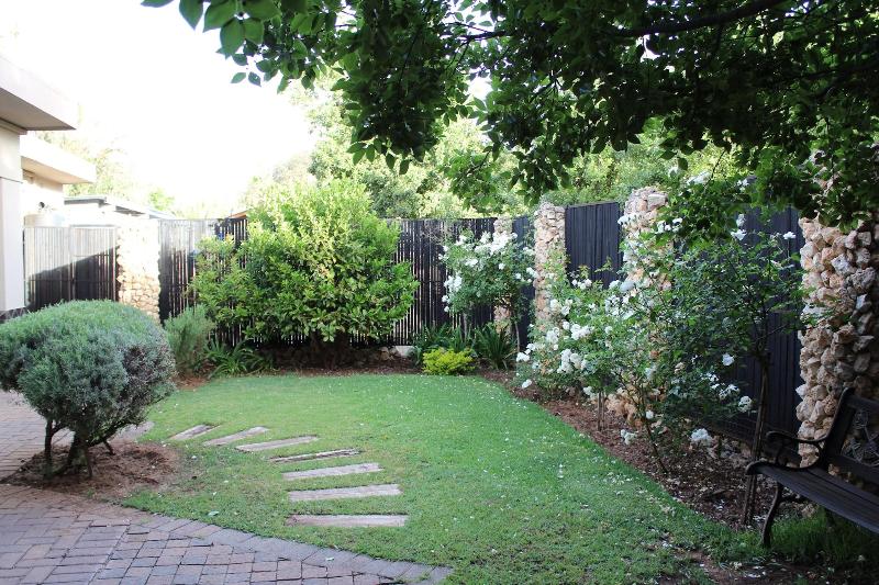 Cottonwood Guesthouse image