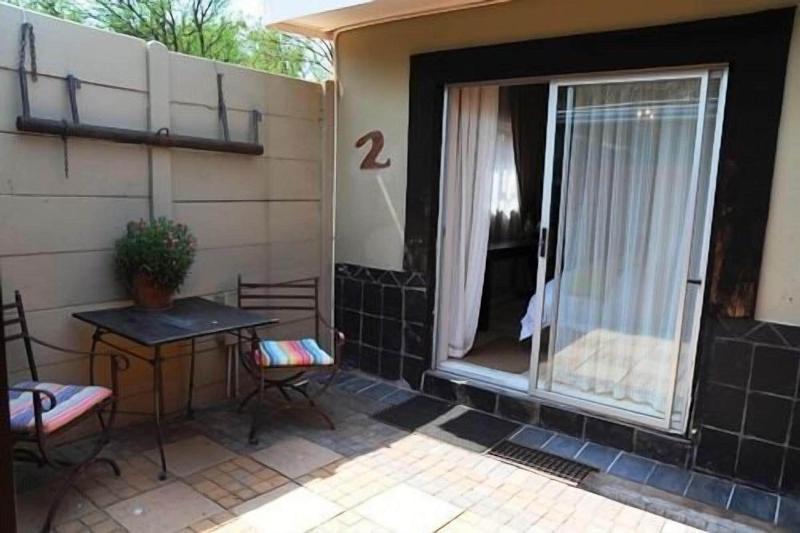 Cottonwood Guesthouse image