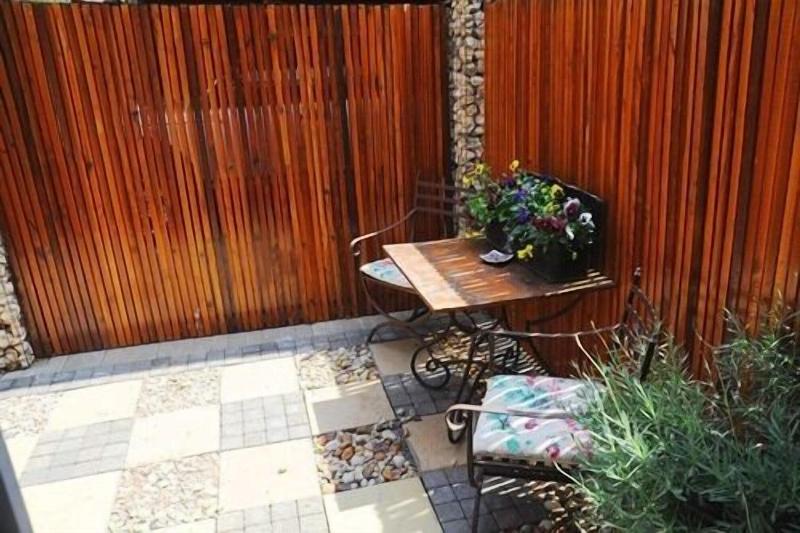 Cottonwood Guesthouse image