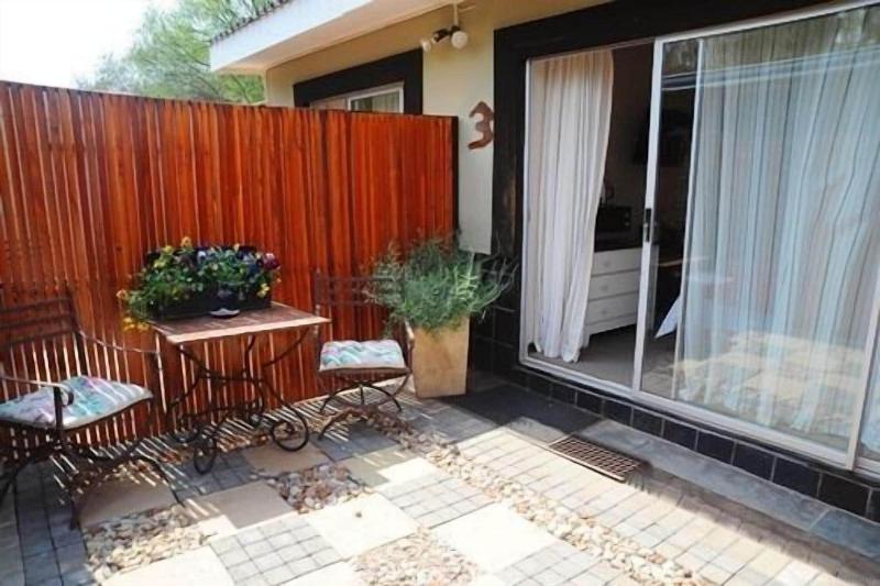 Cottonwood Guesthouse image
