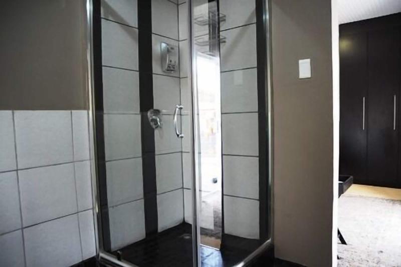 Cottonwood Guesthouse image