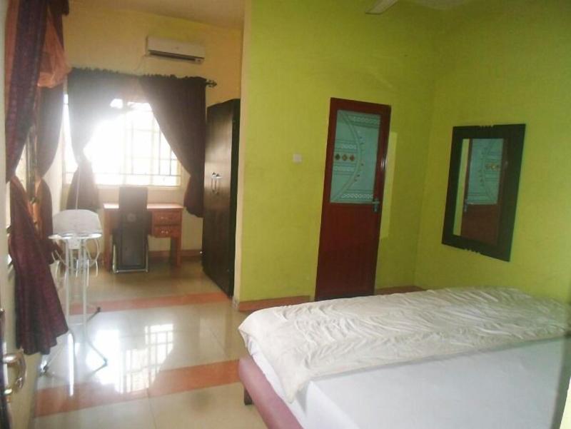 Clen Phil Hotels And Suites image