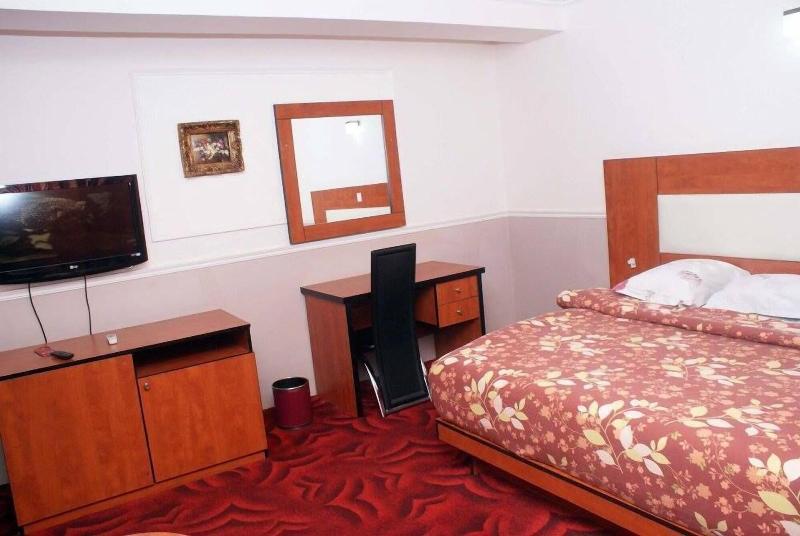 Clen Phil Hotels And Suites image