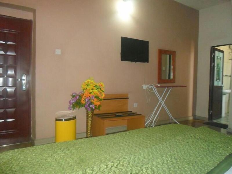 Clen Phil Hotels And Suites image
