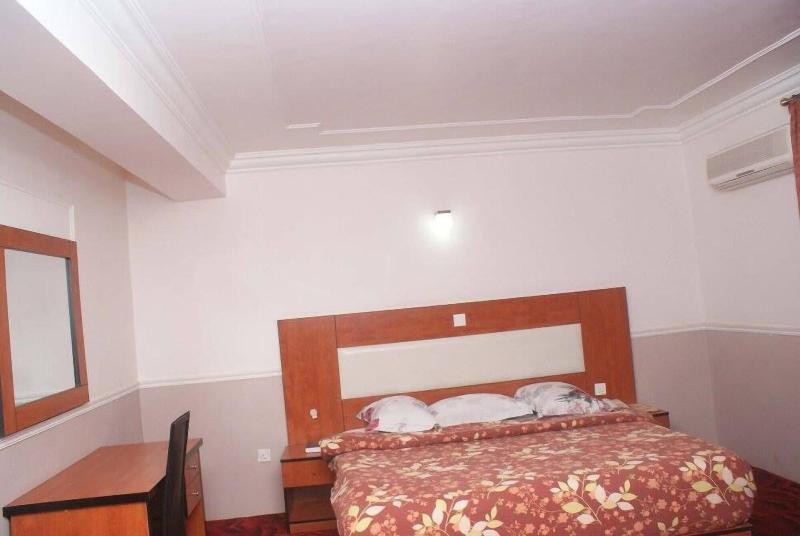 Clen Phil Hotels And Suites image