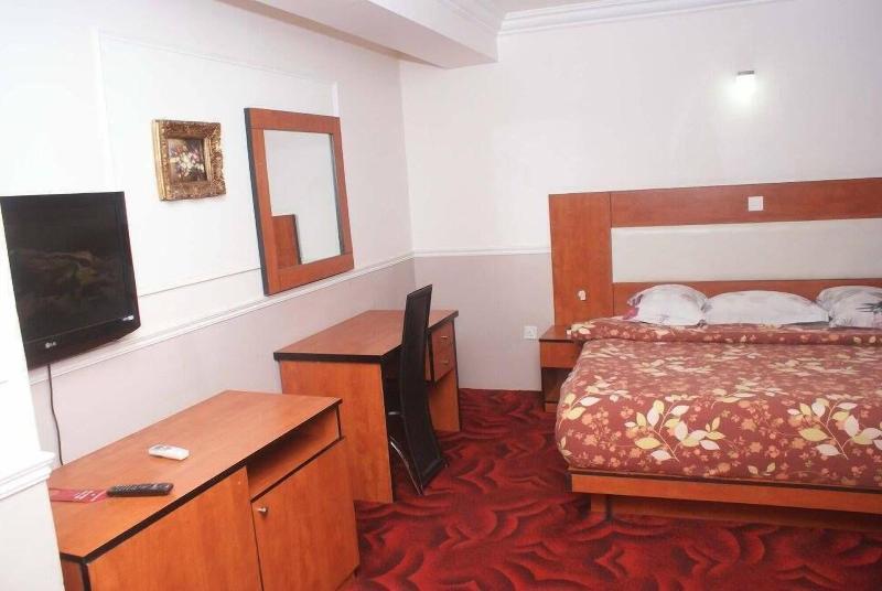 Clen Phil Hotels And Suites image
