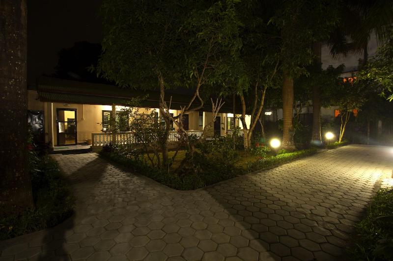 Sauraha Resort image