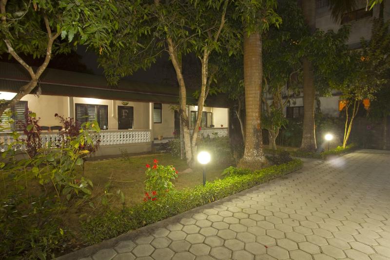 Sauraha Resort image