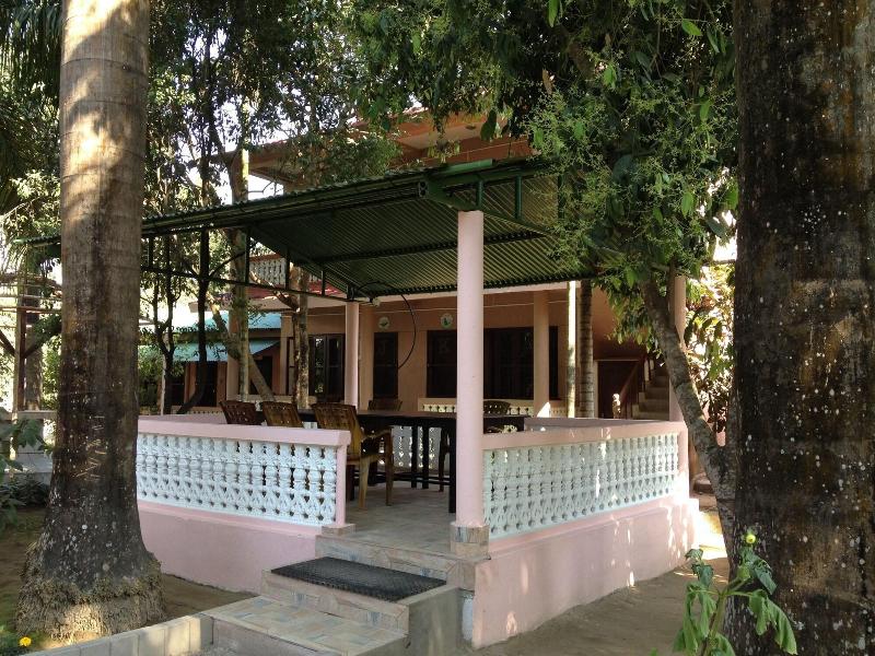 Sauraha Resort image