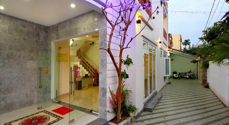Center Homestay image