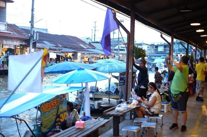 Roomquest Amphawa Floating Market 1 image
