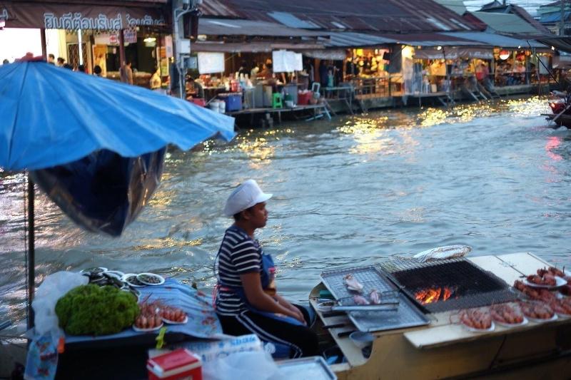 Roomquest Amphawa Floating Market 1 image