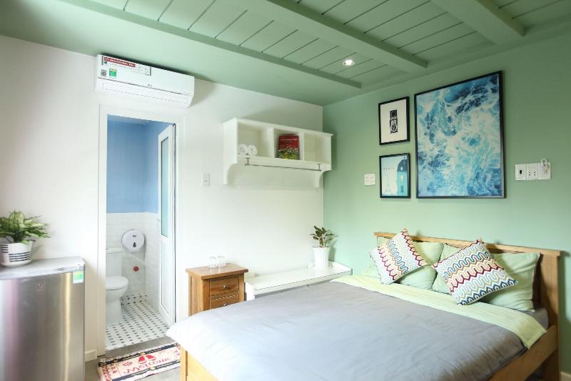 Sleepbox Hostel Phu Quoc image