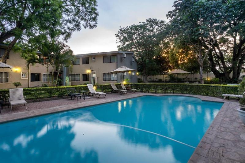 Fallsway Apartments Louden Court image