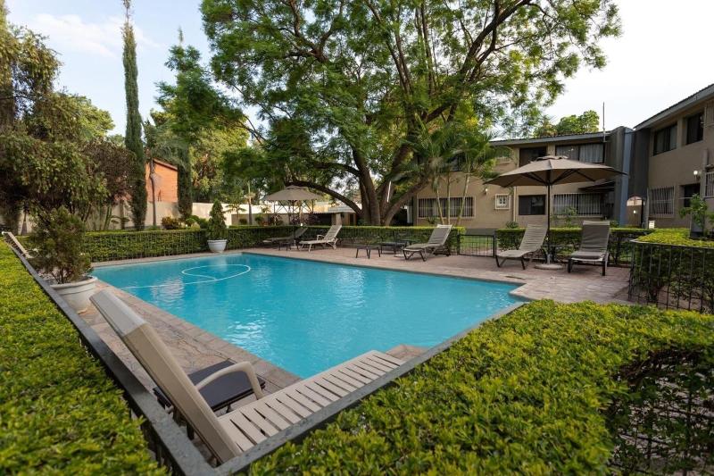 Fallsway Apartments Louden Court image
