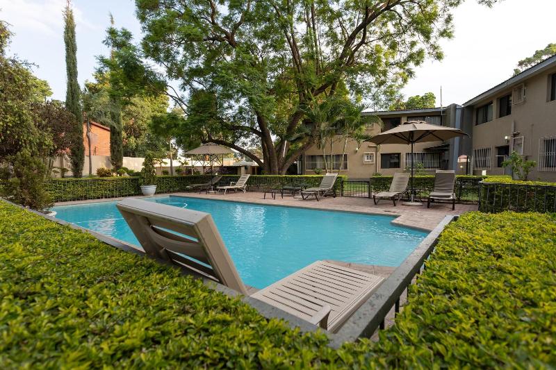 Fallsway Apartments Louden Court image