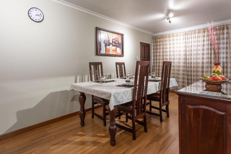 Fallsway Apartments Louden Court image