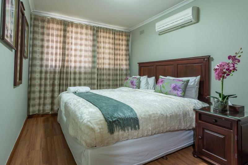 Fallsway Apartments Louden Court image