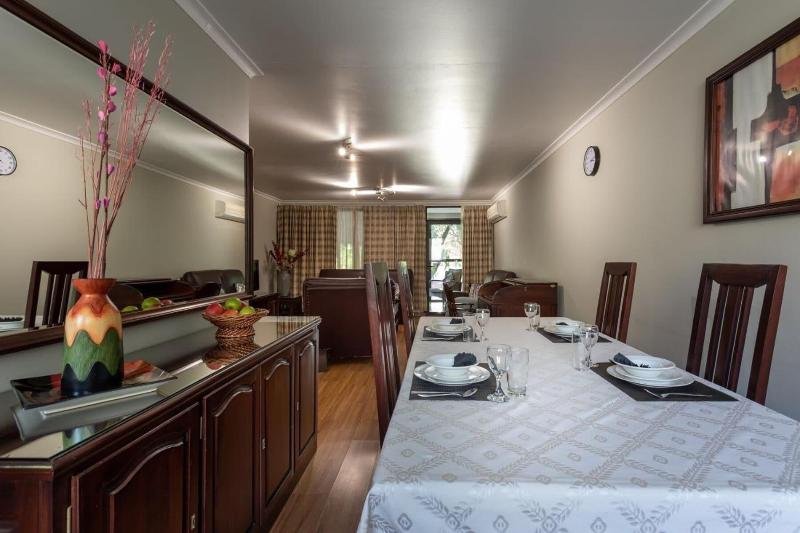 Fallsway Apartments Louden Court image