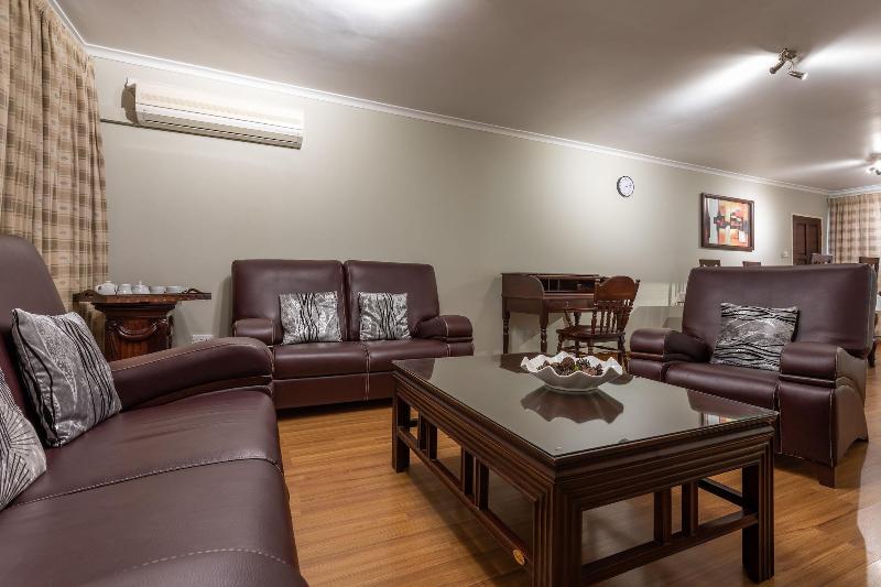 Fallsway Apartments Louden Court image