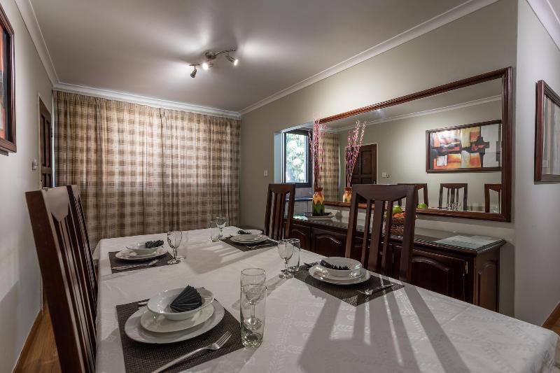Fallsway Apartments Louden Court image