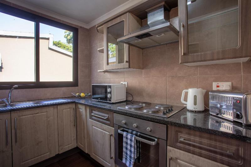 Fallsway Apartments Louden Court image