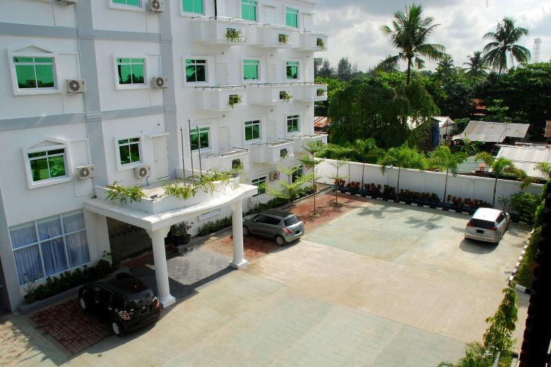 Hotel Platinum Tamwe image