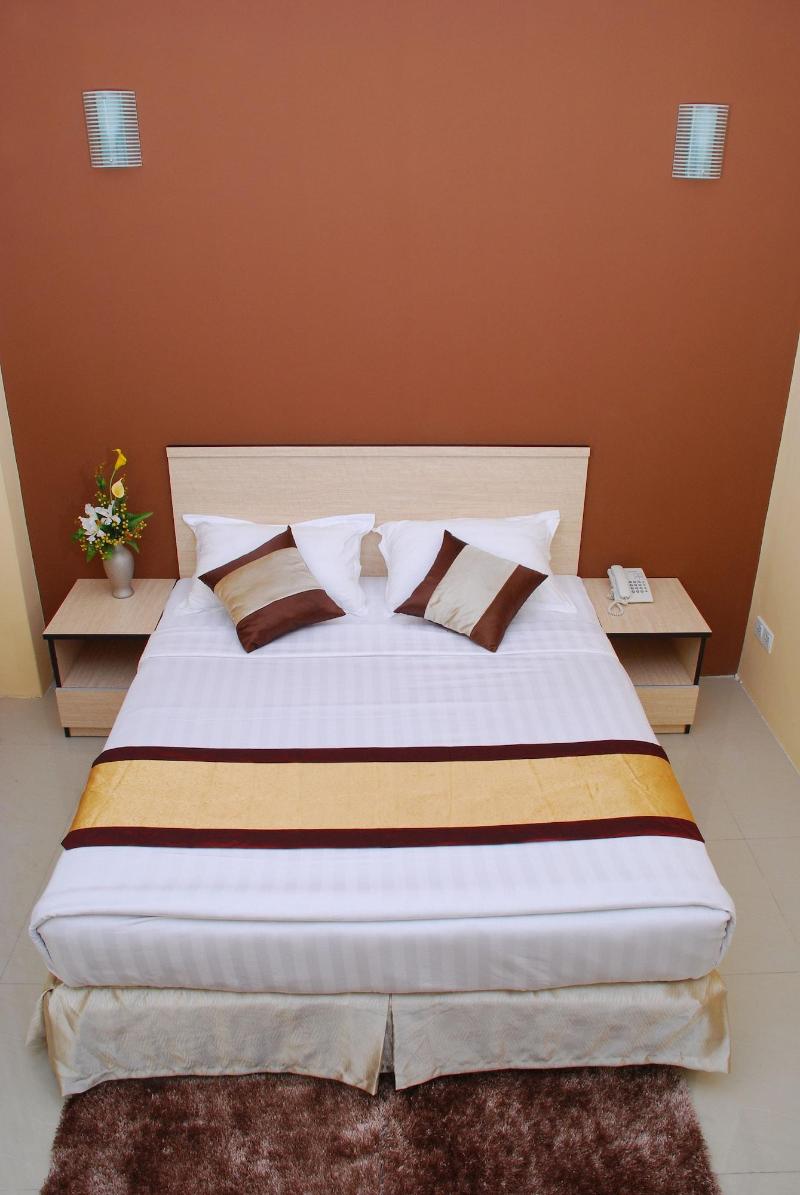 Hotel Platinum Tamwe image