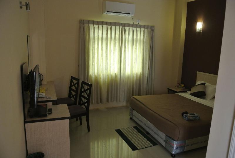 Hotel Platinum Tamwe image