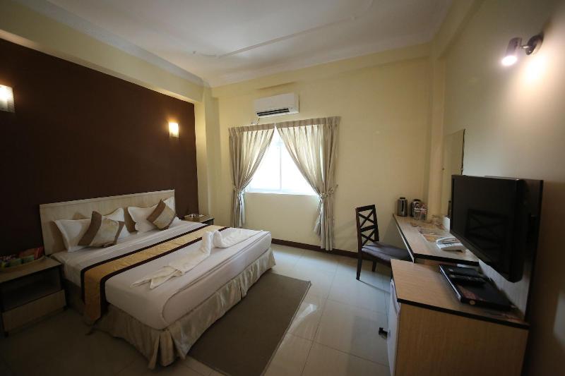 Hotel Platinum Tamwe image