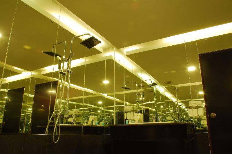 Hotel Platinum Tamwe image