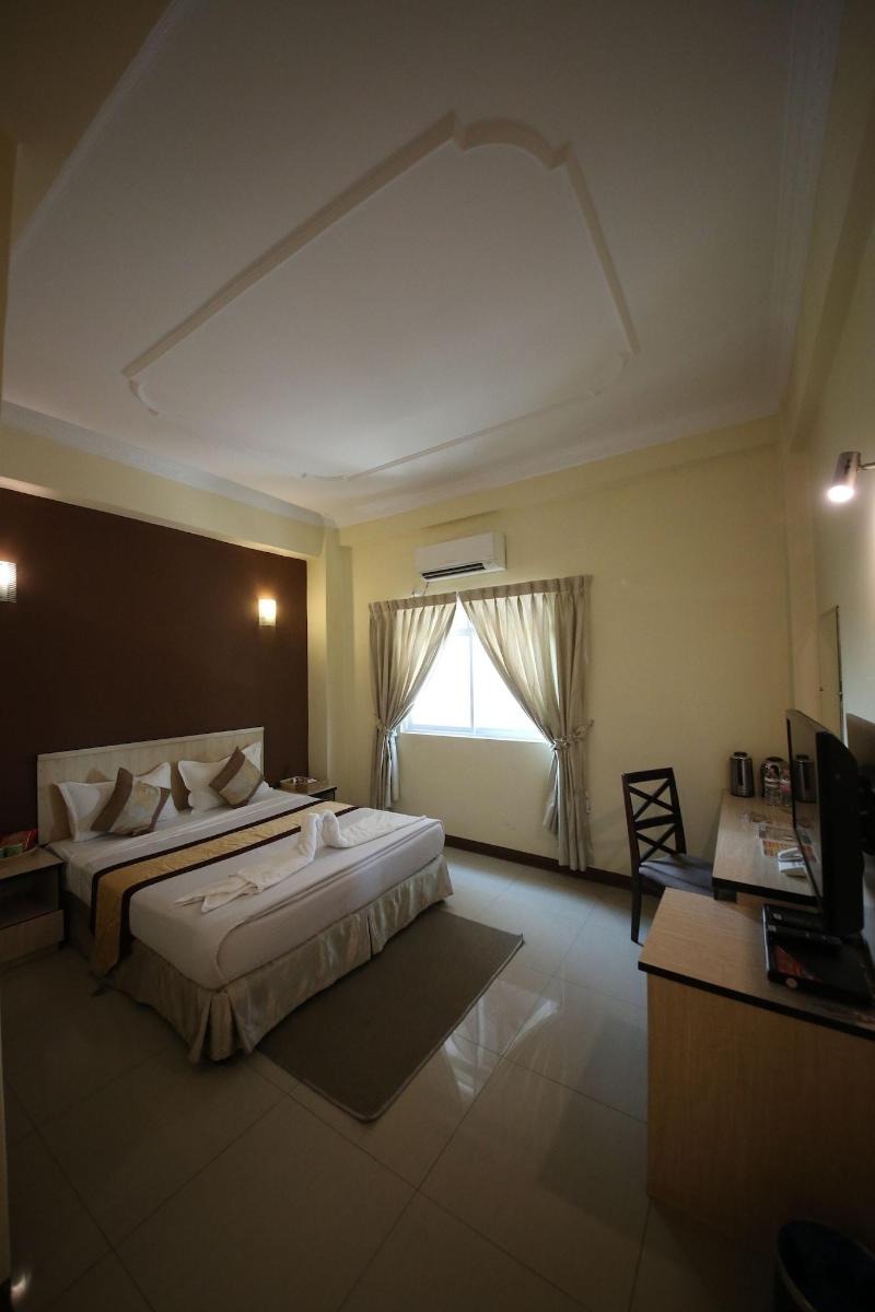 Hotel Platinum Tamwe image