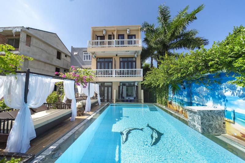 Vip Garden Villa And Pool image
