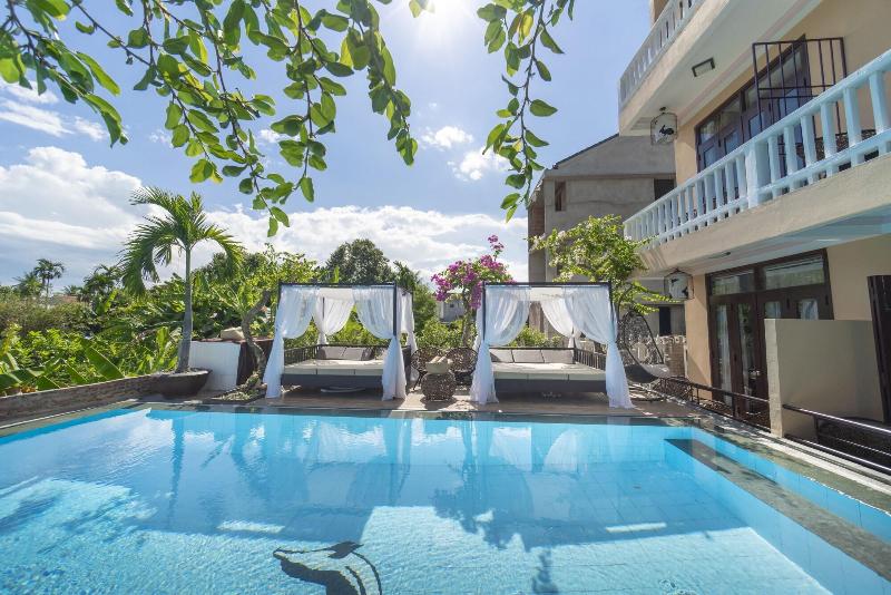 Vip Garden Villa And Pool image