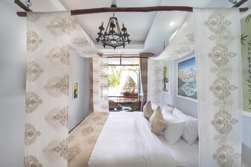 Vip Garden Villa And Pool image