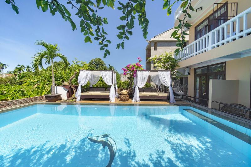 Vip Garden Villa And Pool image