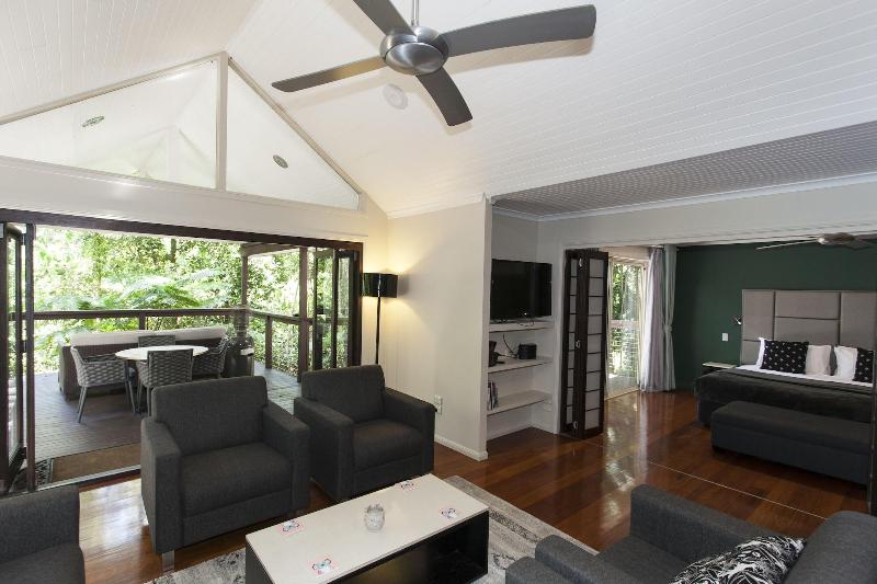 Songbirds Rainforest Retreat image