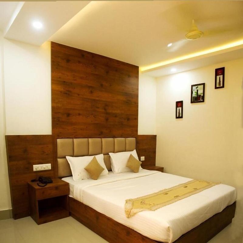 Nexstay Crystal Residency image