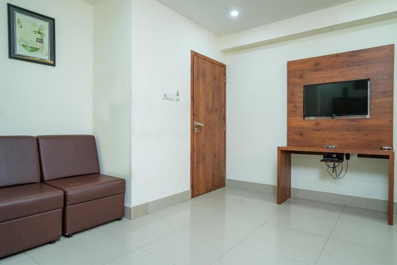 Nexstay Crystal Residency image